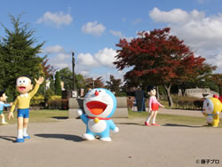 (5) 高岡おとぎの森公園（ドラえもんの空き地）